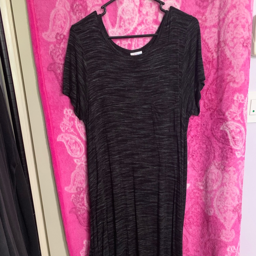 ⭐️ LAST CHANCE SALE⭐️ Black heathered maxi dress